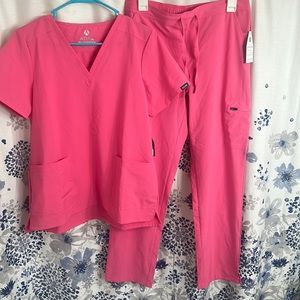 Women’s scrub set